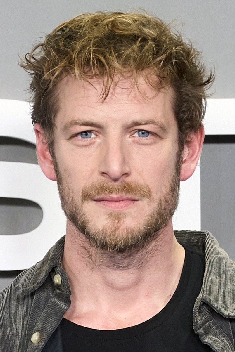 Thomas Coumans backdrop