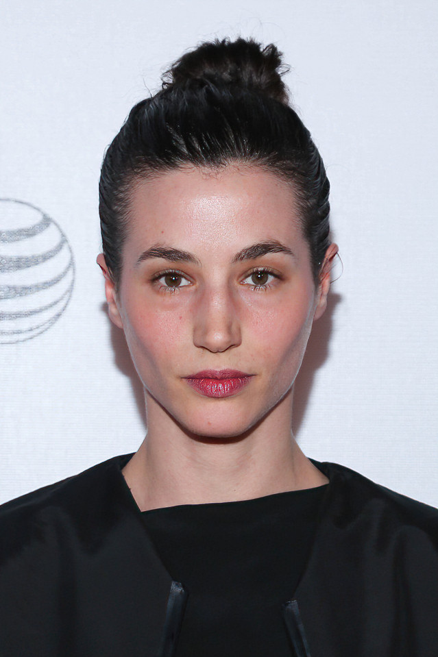 Elisa Lasowski backdrop