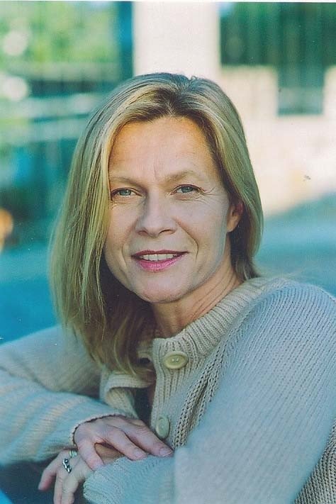 Almanta Suska backdrop