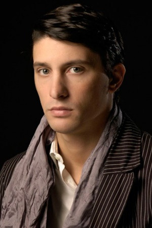 Nicolás Mateo backdrop