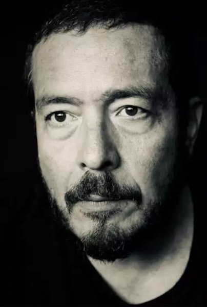 Carlos Moreno backdrop