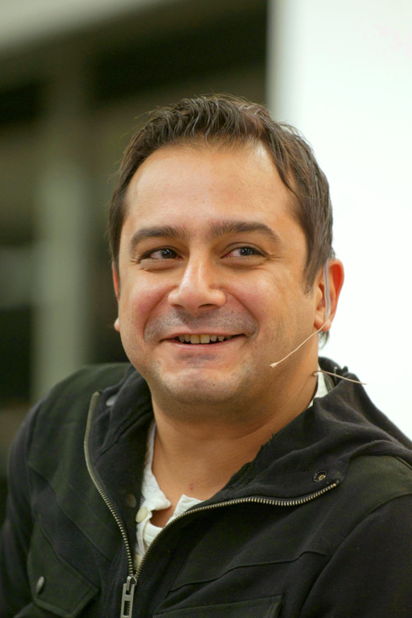 Emrah Serbes backdrop