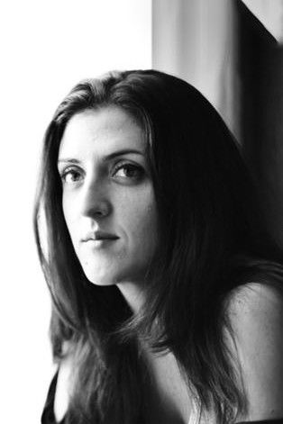 Lola Berthet backdrop