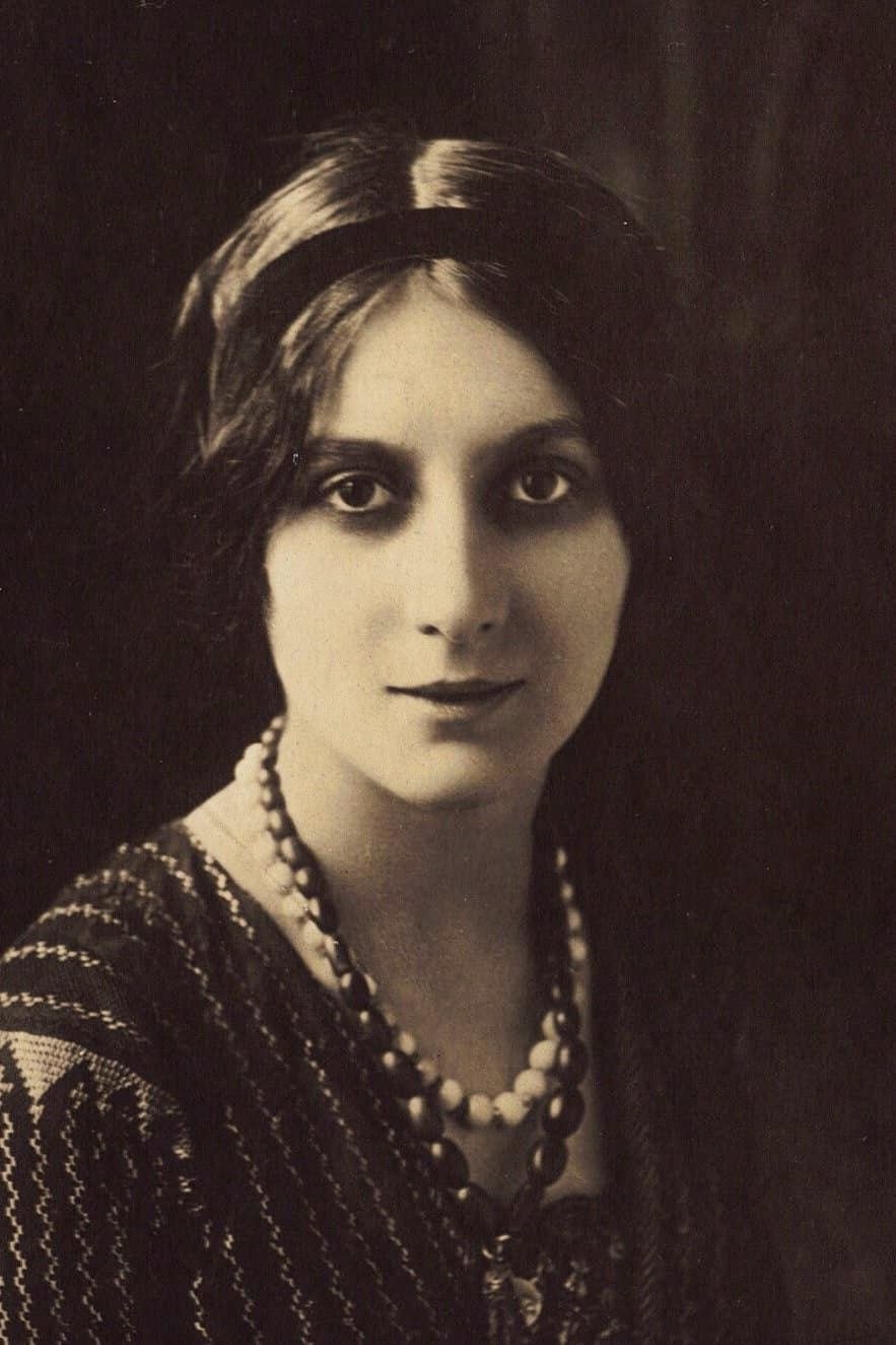 Stacia Napierkowska backdrop