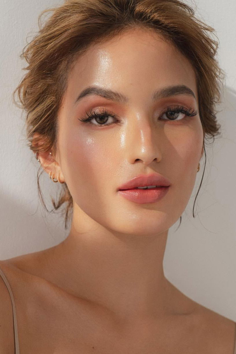 Sarah Lahbati backdrop