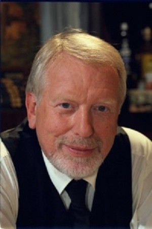 Hero Muller backdrop