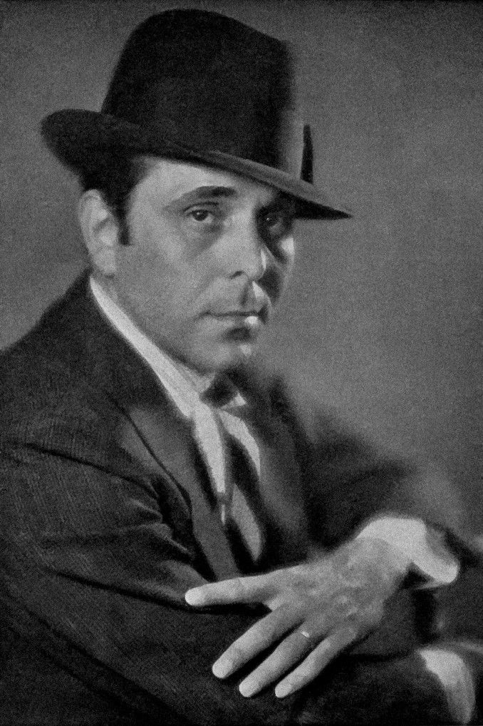 Arthur Duarte backdrop