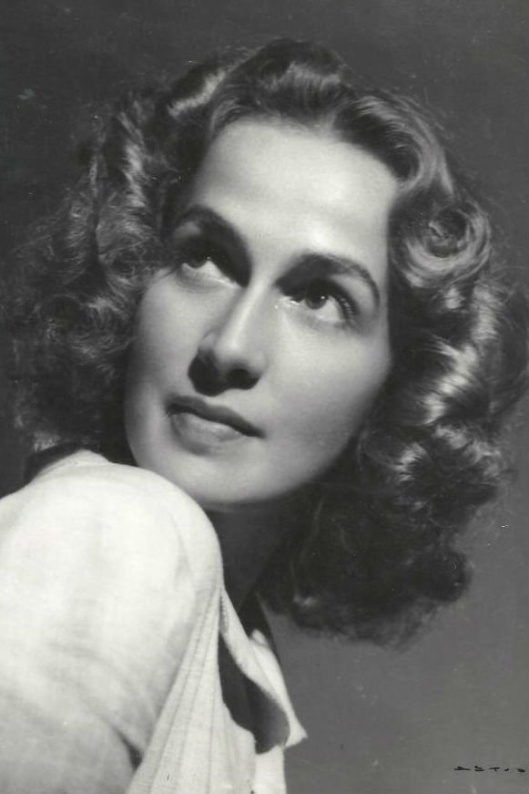 Maruçi Fresno backdrop