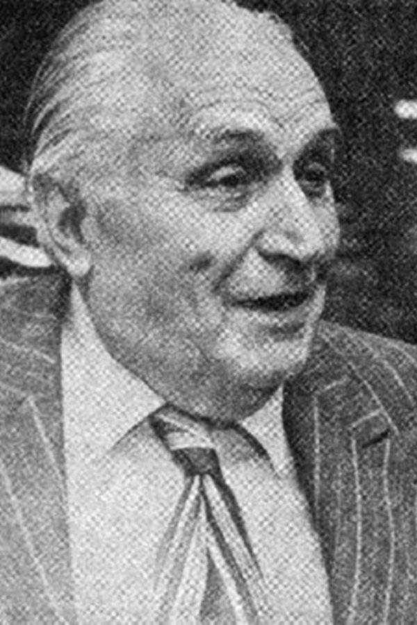 Eduardo Morera backdrop