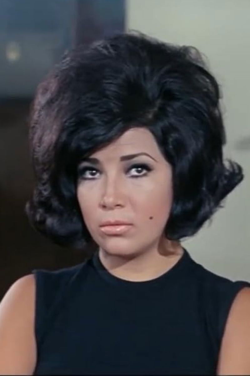 Malú Reyes backdrop