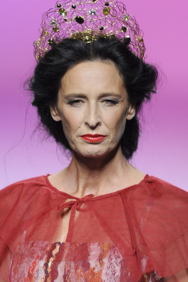 Paola Dominguín backdrop