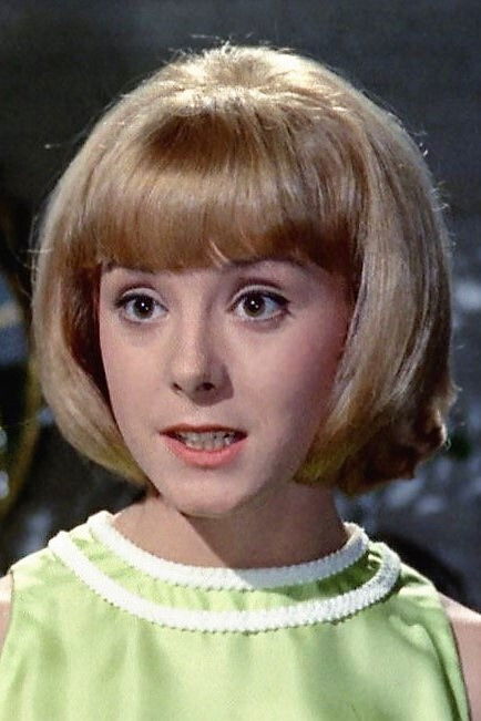 Aurora Bayona backdrop