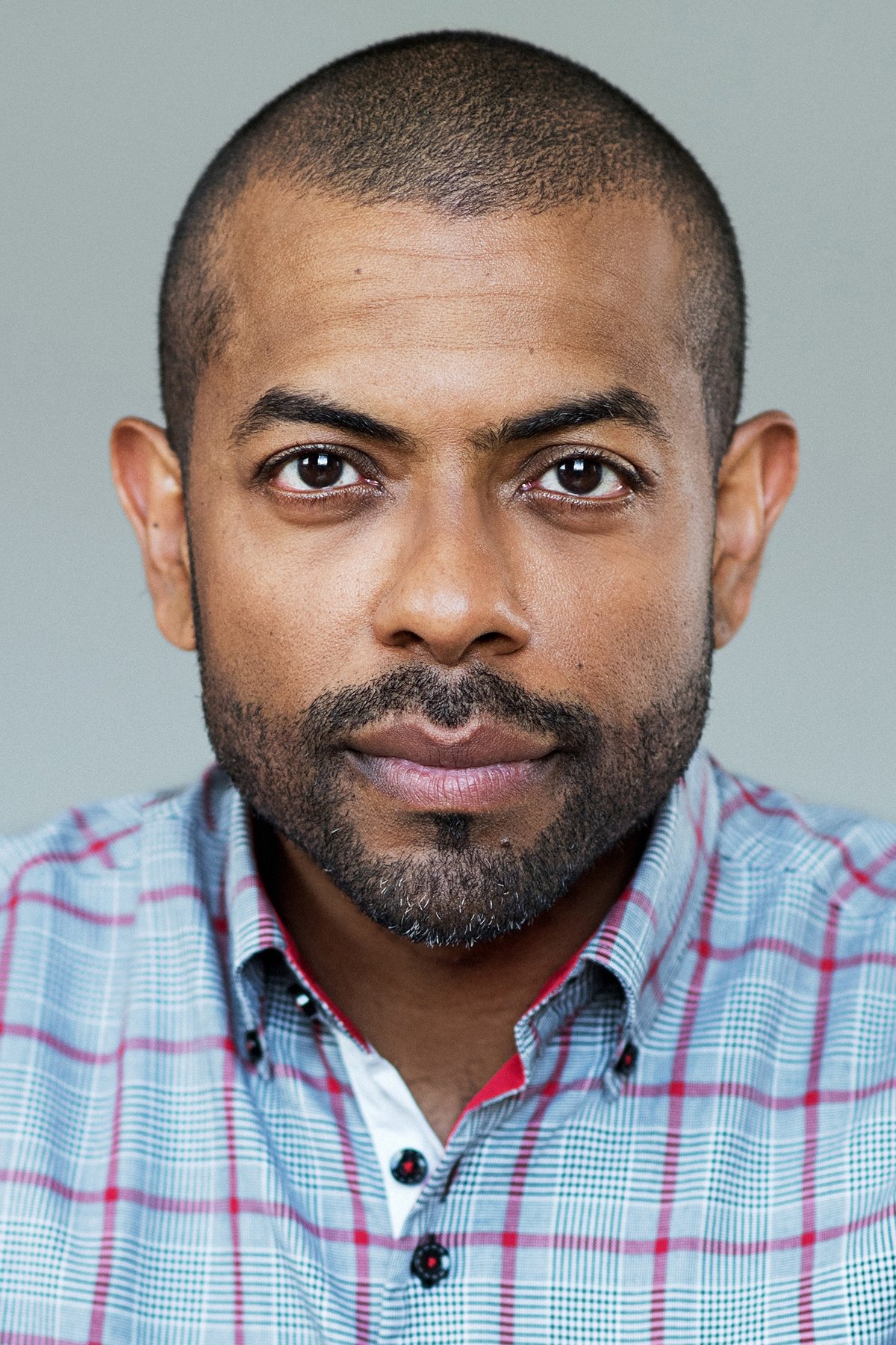 Frédéric Pierre backdrop