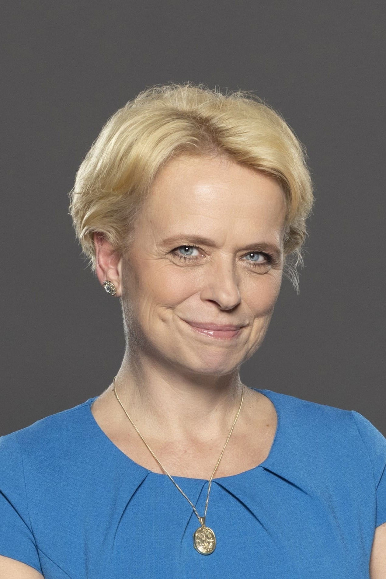 Virág Csapó backdrop