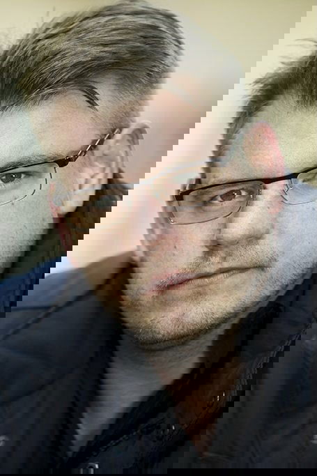 Viktor Bodó backdrop