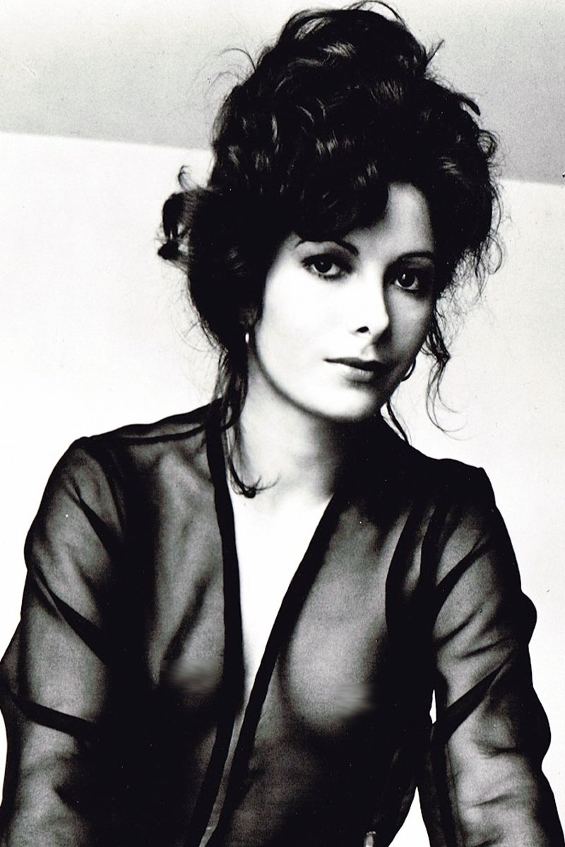 Susana Kamini backdrop