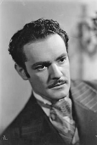 Hugo Pimentel backdrop