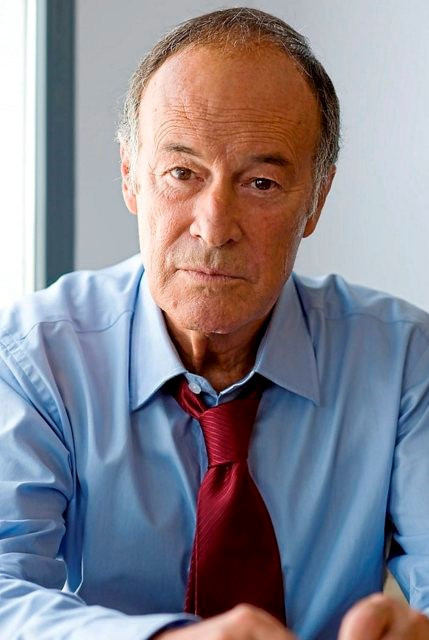 Manuel Tejada backdrop