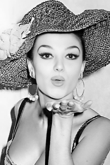 Viky Lussón backdrop