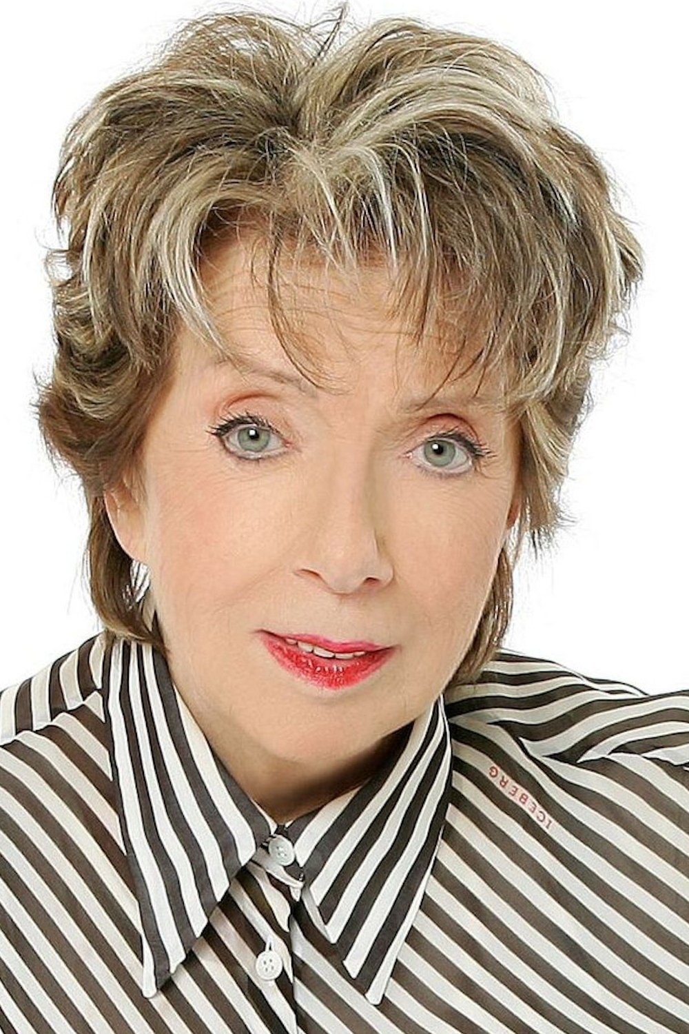 Marthe Mercadier backdrop