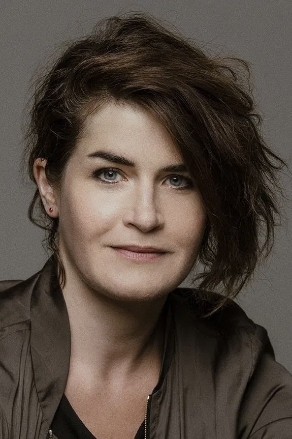 Anne Émond backdrop