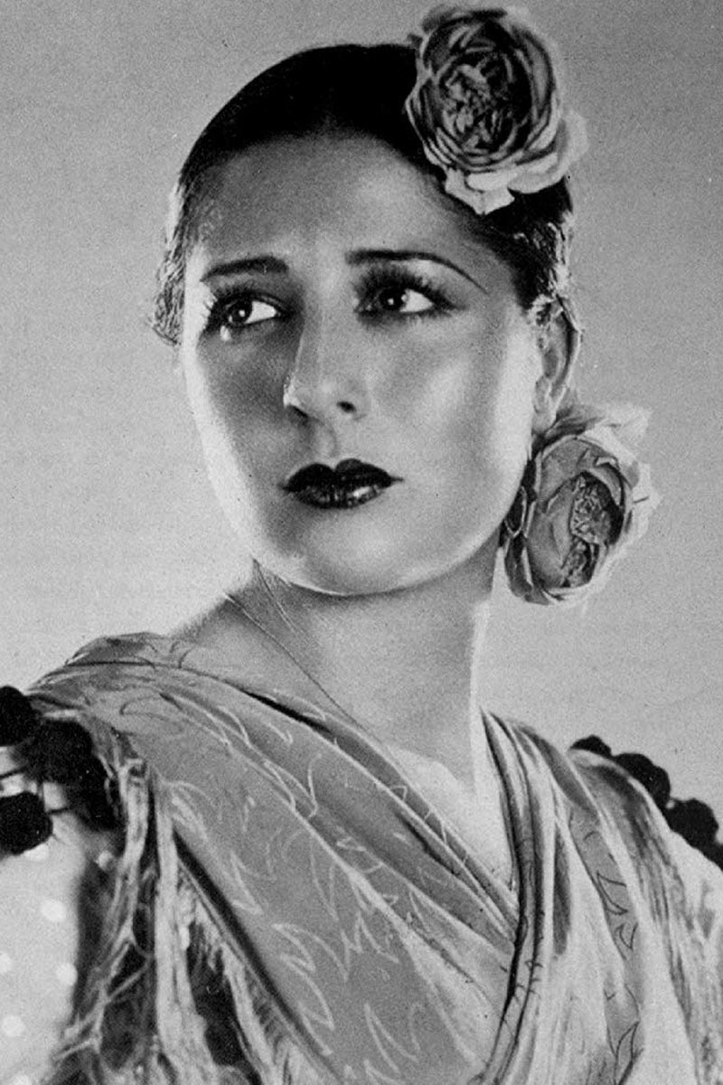 Concha Piquer backdrop