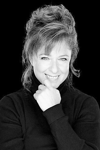 Mapi Sagaseta backdrop