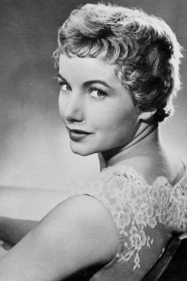 Nicole Besnard backdrop