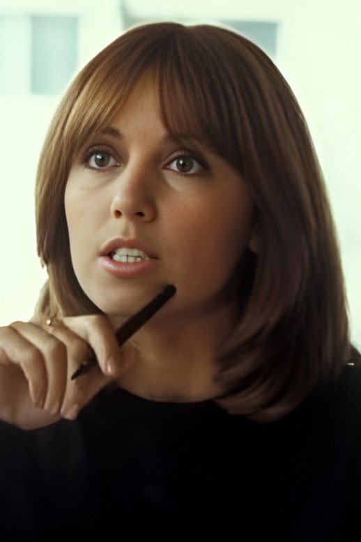 Caroline Cartier backdrop