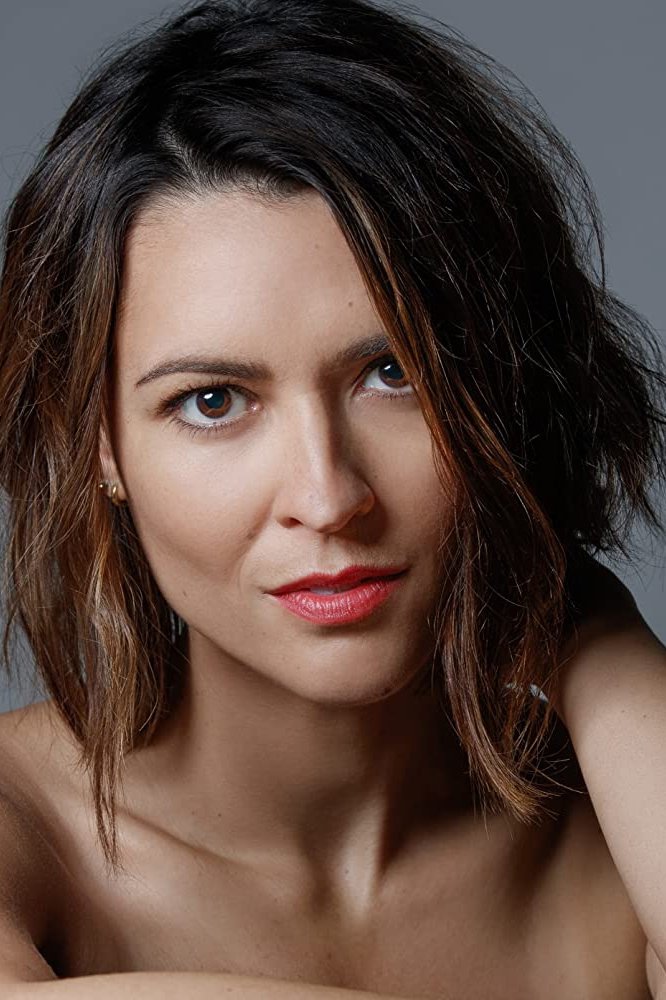 Elle LaMont backdrop