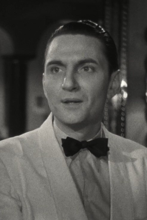 Léo Lapara backdrop