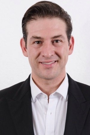 Alejandro Cuétara backdrop