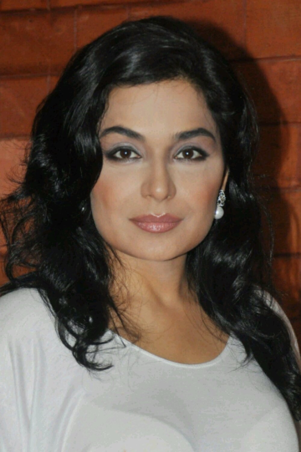 Meera Naveed backdrop