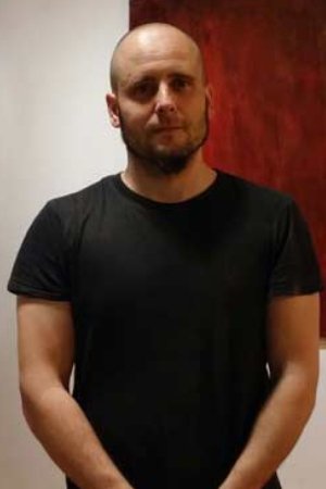 Adrián Cardona backdrop