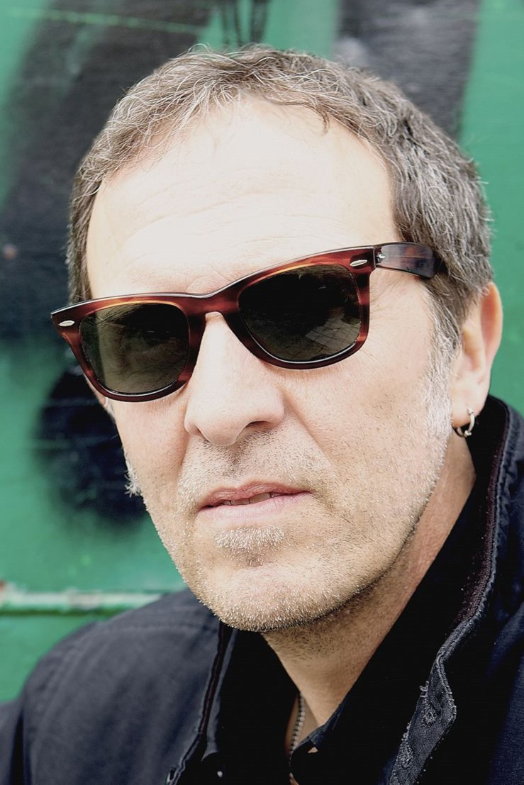 Ignacio Oliva backdrop