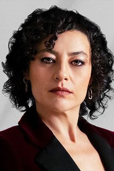 Nergis Öztürk backdrop