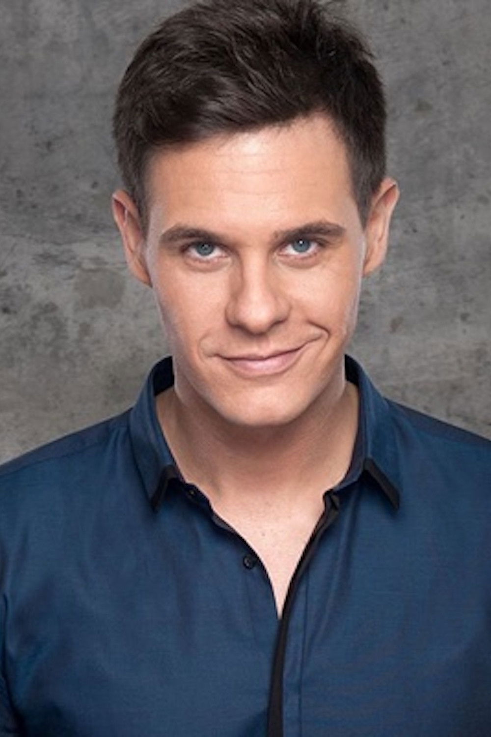 Christian Gálvez backdrop