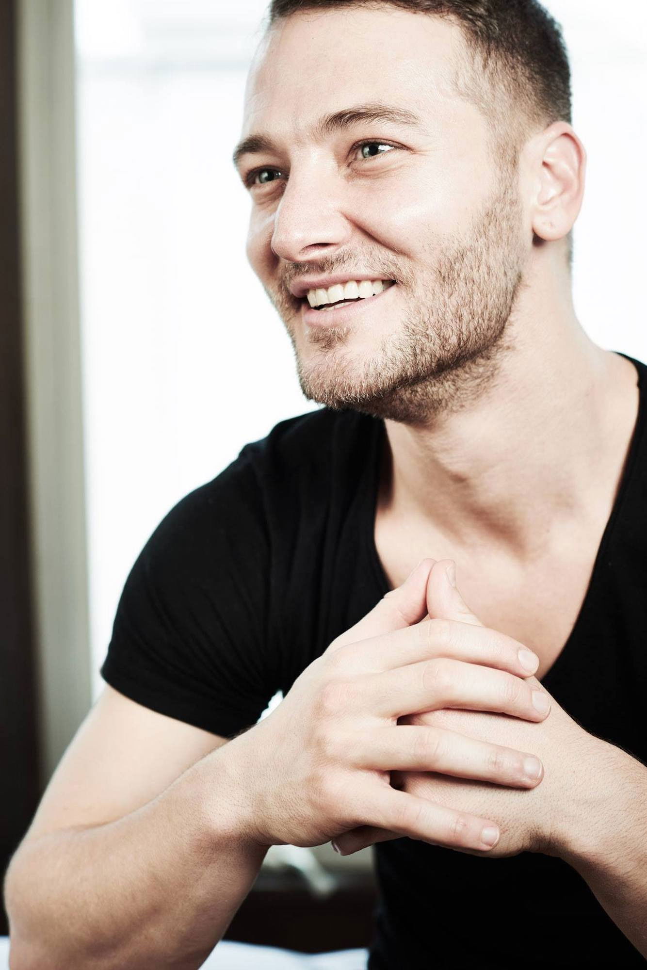 Gil Bar-Sela backdrop