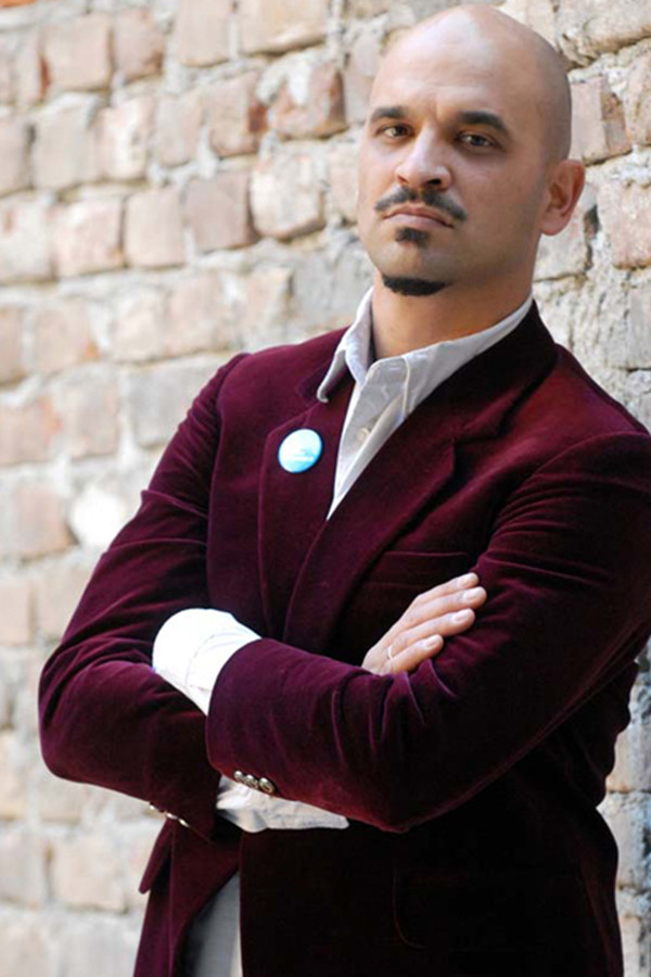 Ivan Jevtović backdrop