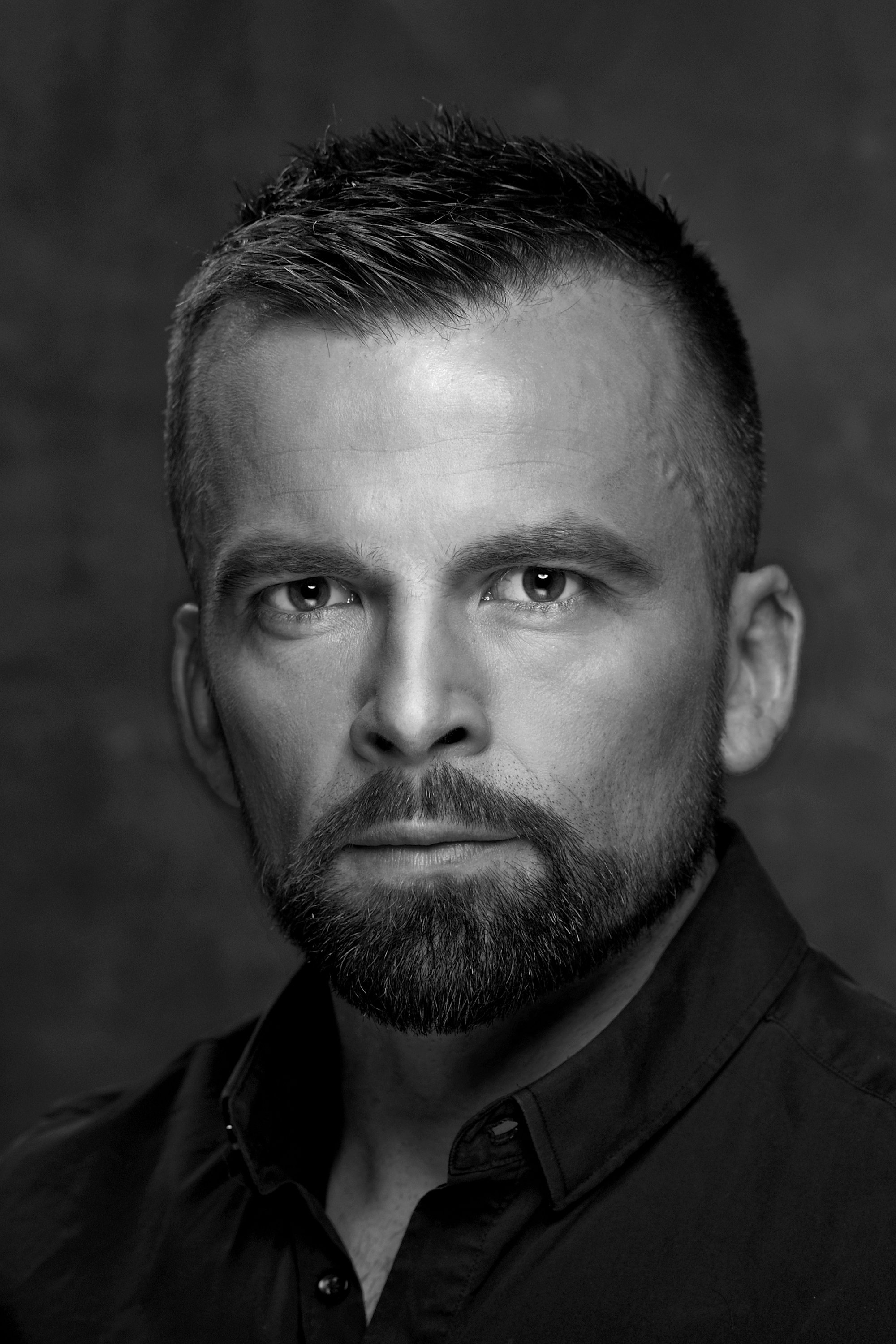 Adnan Hasković backdrop