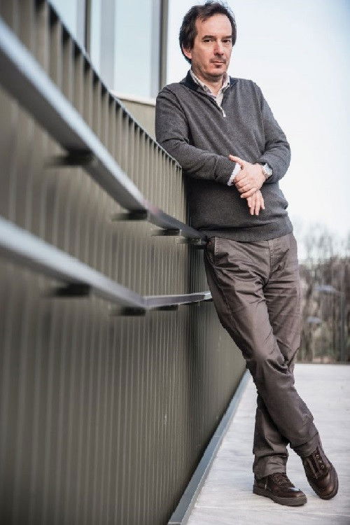 Predrag Velinović backdrop