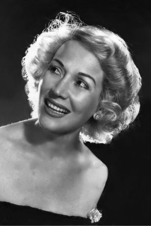 Elena Lucena backdrop