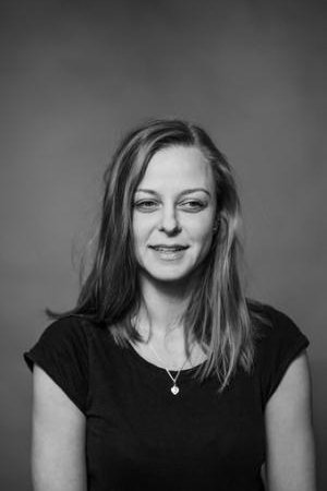 Márta Béres backdrop