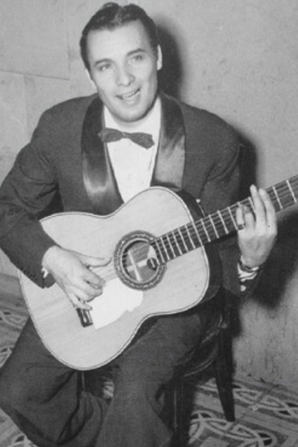 Agustín Irusta backdrop