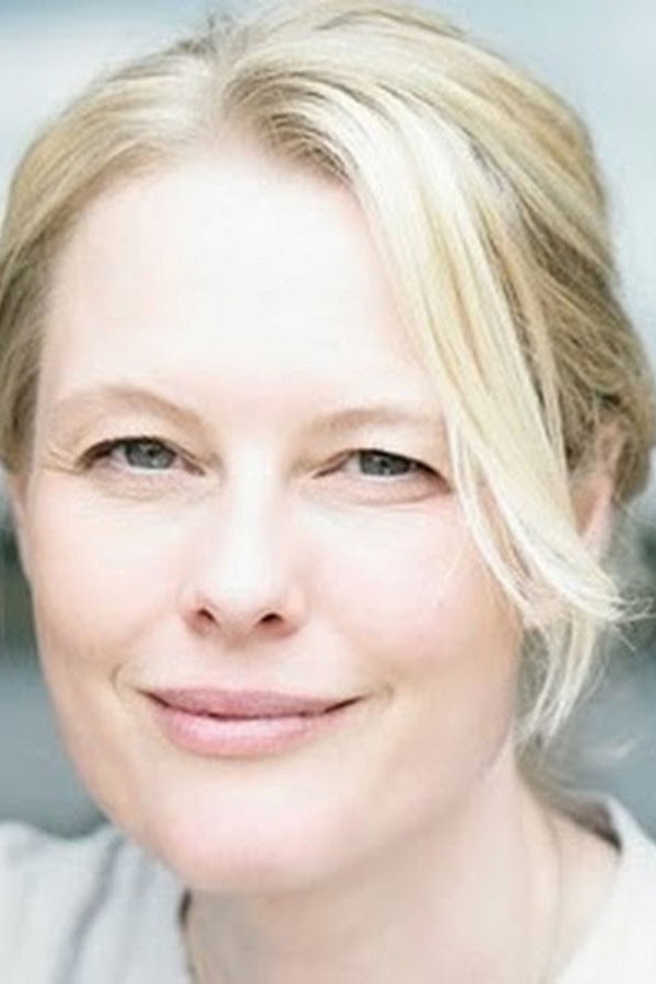 Mette Louise Holland backdrop