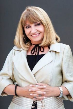 Ljiljana Stjepanović backdrop