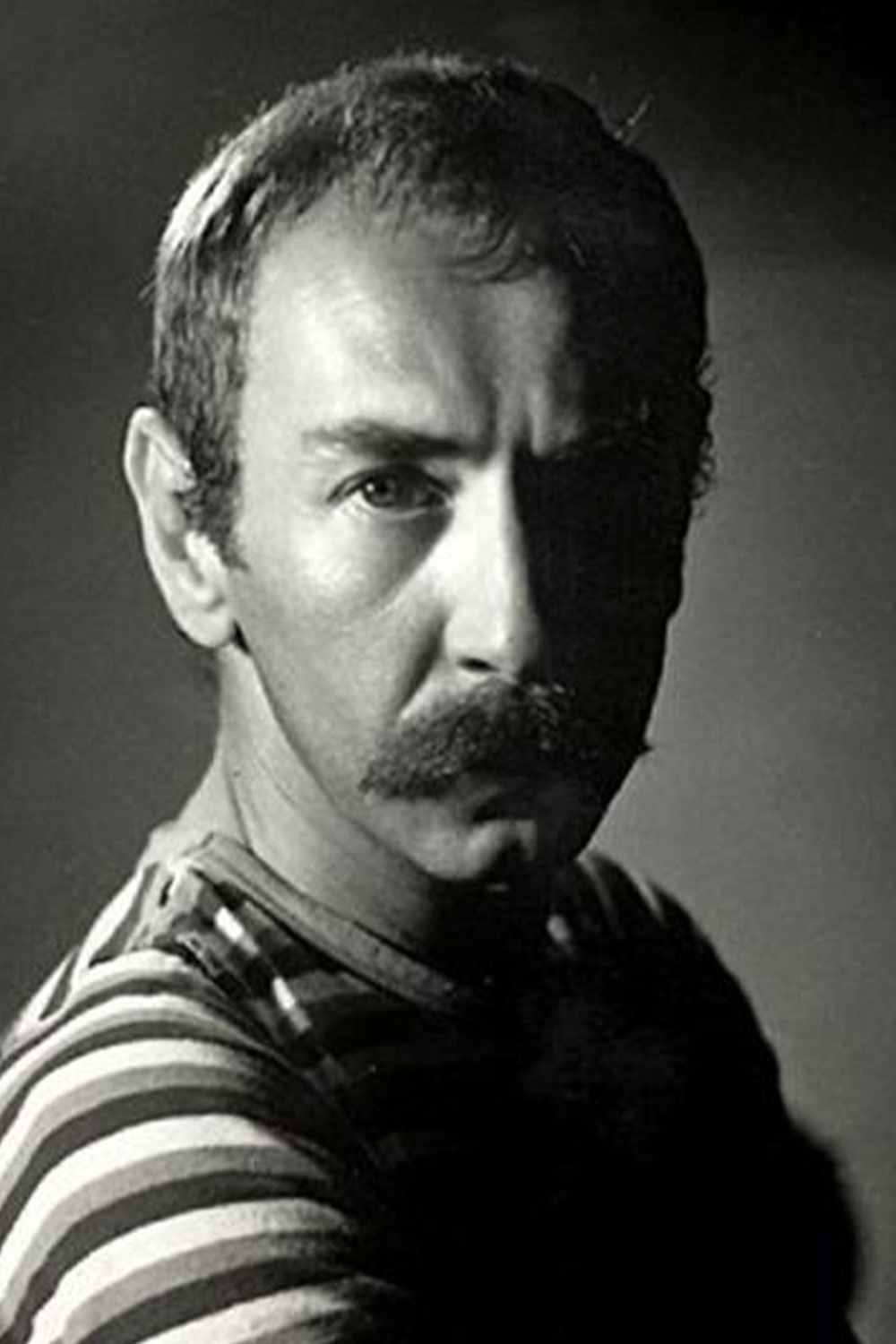 Macit Flordun backdrop