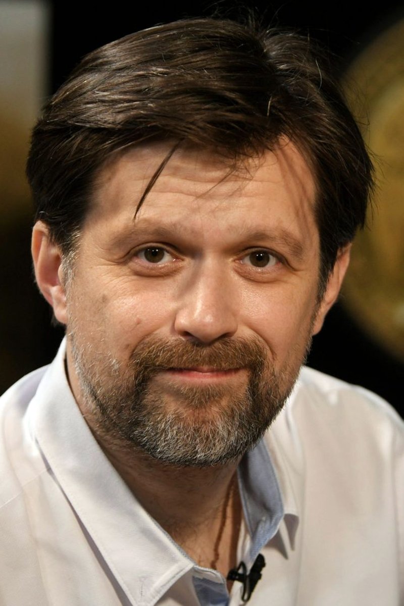 Hadži Nenad Maričić backdrop