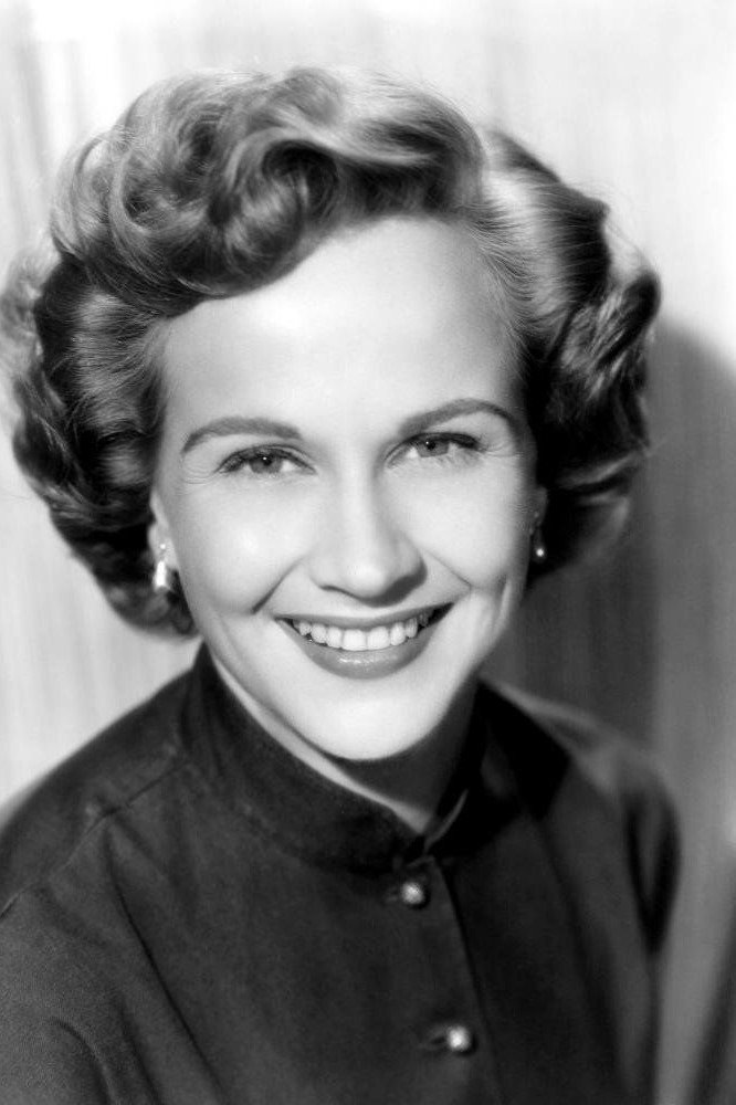 Kim Hantër backdrop