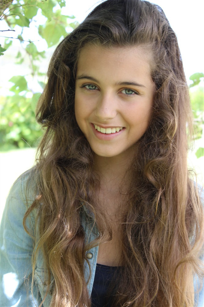 Juliette Levant backdrop